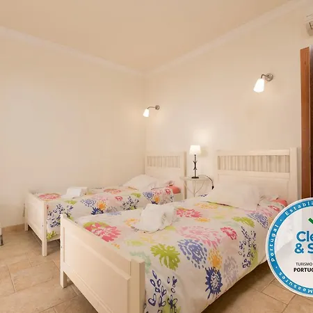 Moradia Ricardo - Praia Da Gale *